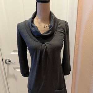 Gray three-quarter length sleeves nwot medium